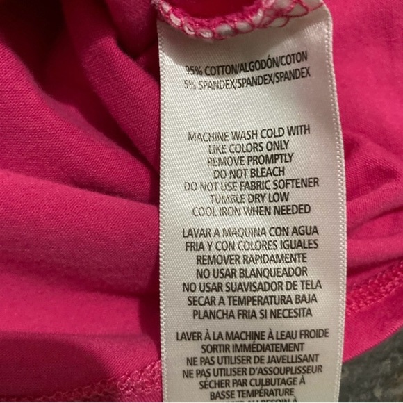 Tommy Hilfiger Cargo Shorts and T-Shirt Outfit. Size S - Picture 4 of 12